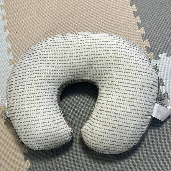 Boppy Nursing Pillow with Cover - Picture 4 of 6